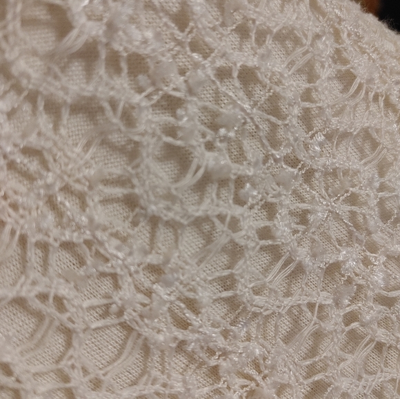 Gorgeous Italian lace top - Picture 2 of 7
